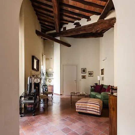 Sui Tetti Apartment