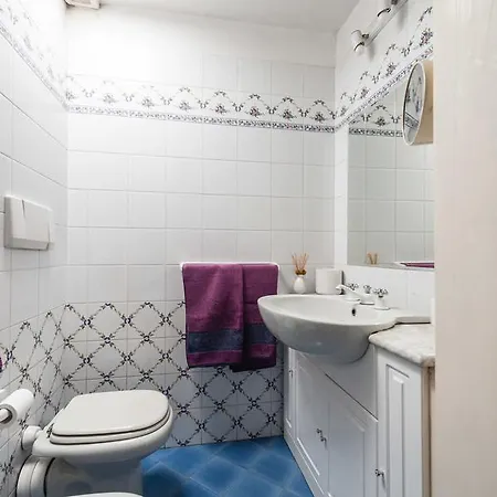 Sui Tetti Apartment *