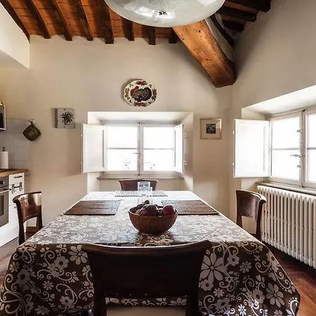 Sui Tetti Apartment